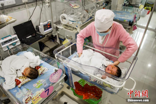 Illustration for article titled Giant Babies Born in China